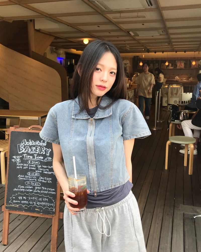 https://storage.googleapis.com/forty-percent_uploads/7c7869d8-b1ed-4df2-87b8-36008336087b.jpg