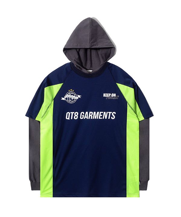 QT8 GARMENTS（キューティーエイトガーメント）の「BN 3R サッカーレイヤードフードジャージ（トップス）」
