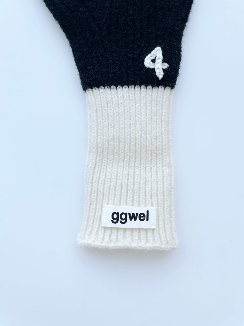CUSTOM INITIAL TWO-TONE GLOVES