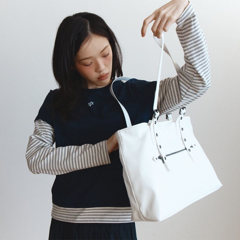 Sunlit（サンリット）の「グロッシーバックルバッグ(White)（バッグ）」