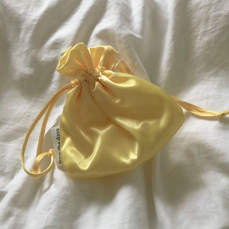 【MADE】Glossy Satin Mini Pouch
