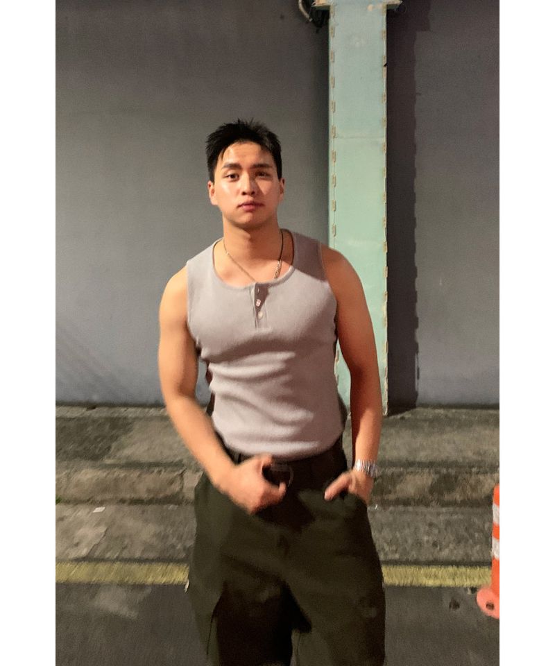 sobaq（ソバック）の「Henley neck sleeveless tee（Tops）」