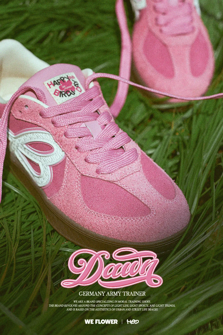 happy birds day（ハッピーバーズデイ）の「ジョイントネームレトロジャーマントレーニングシューズ - PINK（シューズ）」