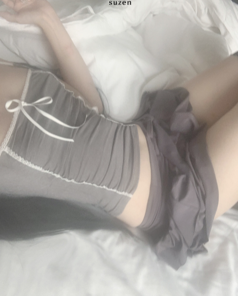 Verena Ribbon Lace Top (light gray)