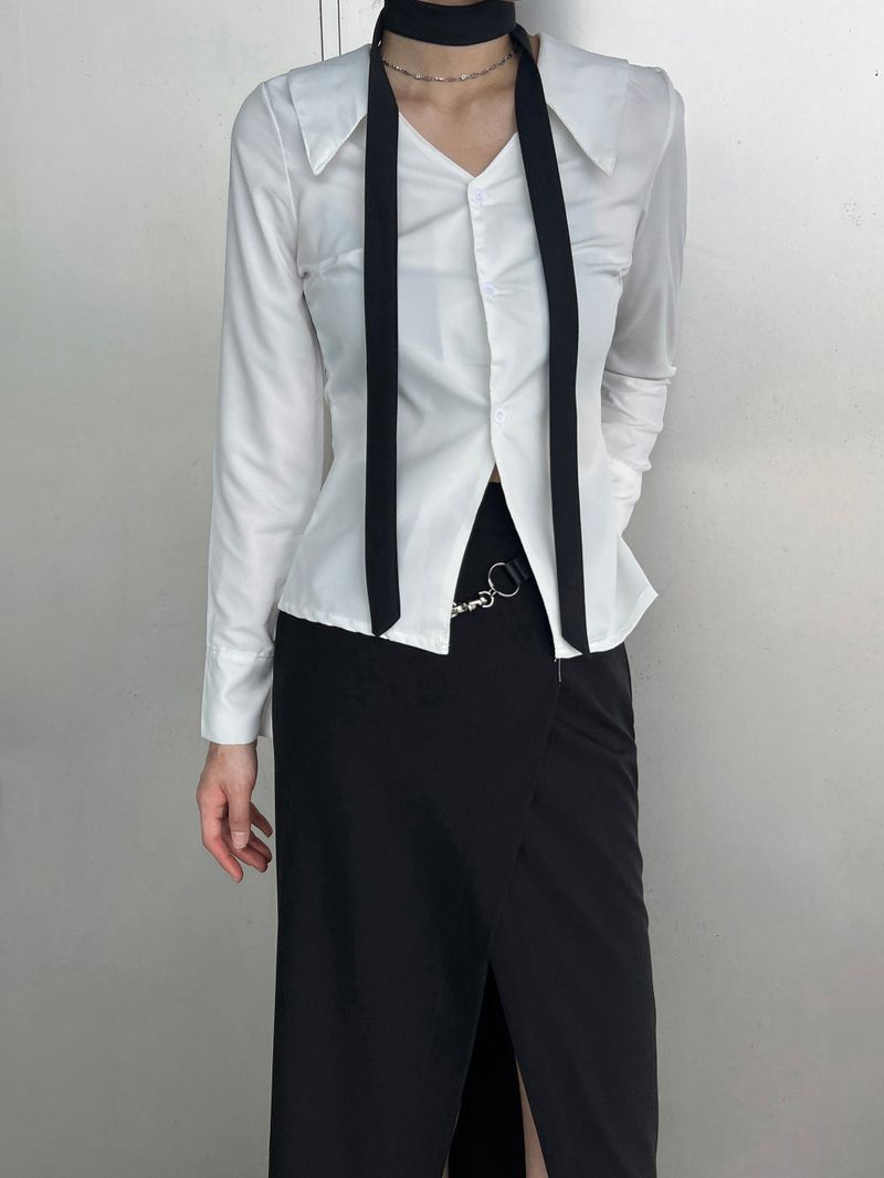 Opening V-neck basic silhouette long sleeve shirt (2 colors)