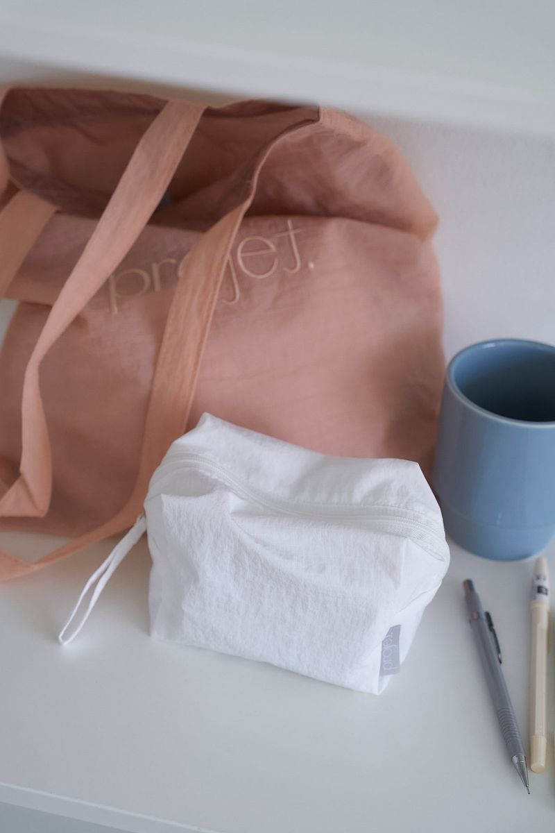 puff pouch (white_nylon)