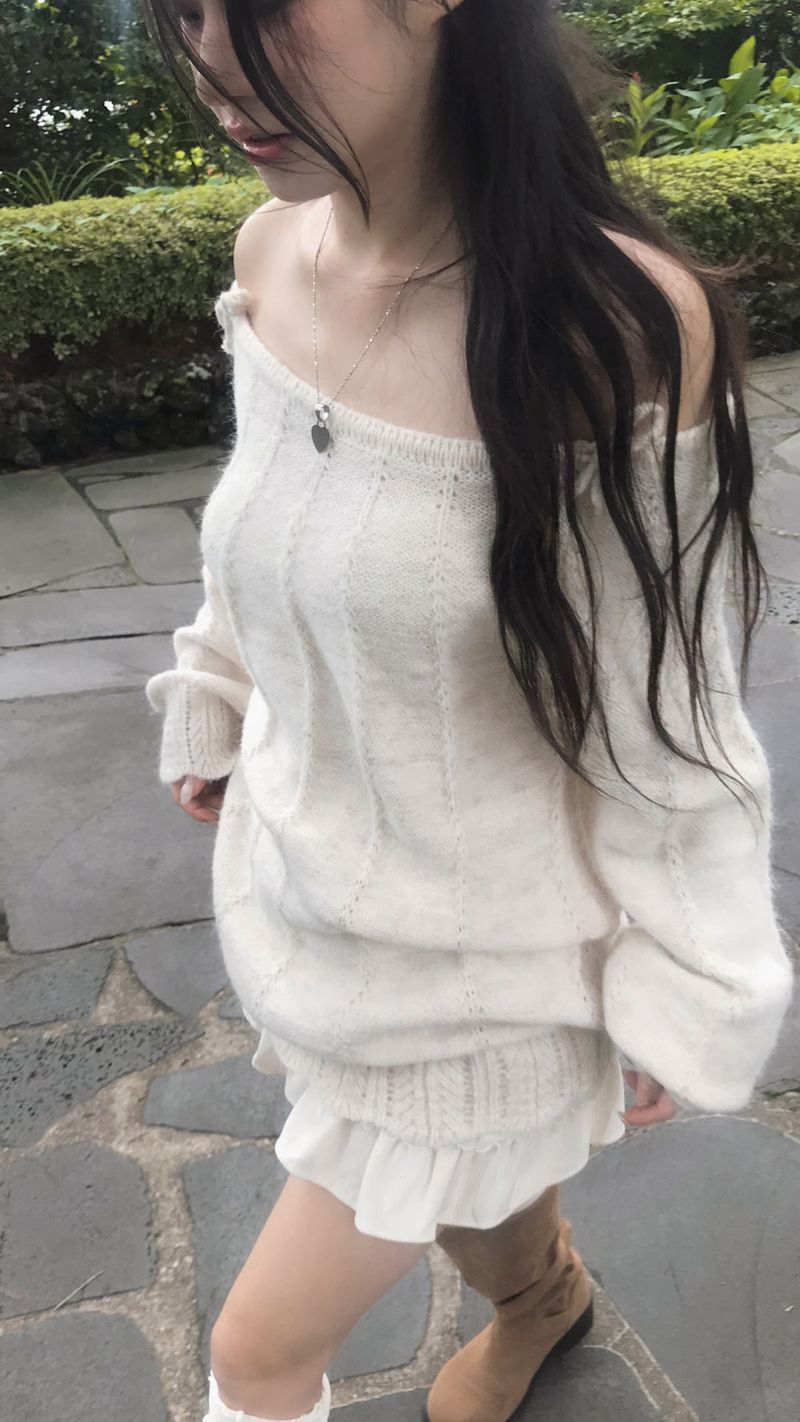 cloudemotion（クラウドエモーション）の「sugaprim off-shoulder ribbon over NT（Tops）」
