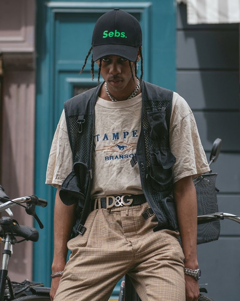 Sebs. BLACK NEON MUSTARD