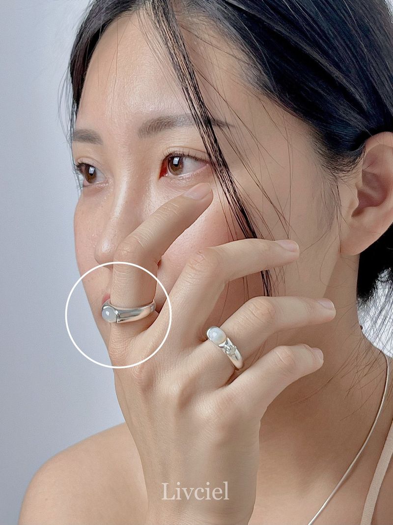 Chalcedony oval silver Ring
