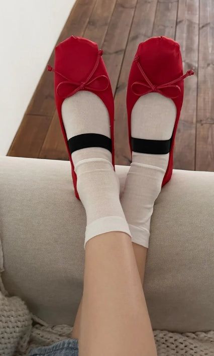 SATIN RIBBON TOE SHOES