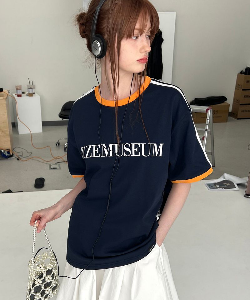 ZIZEMUSEUM（ジゼミュージアム）の「COLORS LINE LINGER LINE T-SHIRTS (NAVY)（Tops）」