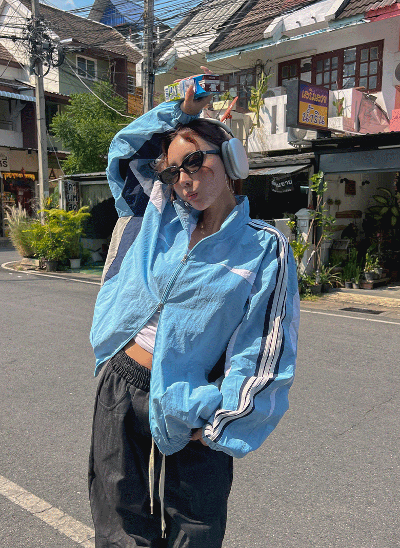 ULAN（ユレン）の「ラインスポーティ配色ウィンドジャケット（Jackets/Outerwear）」