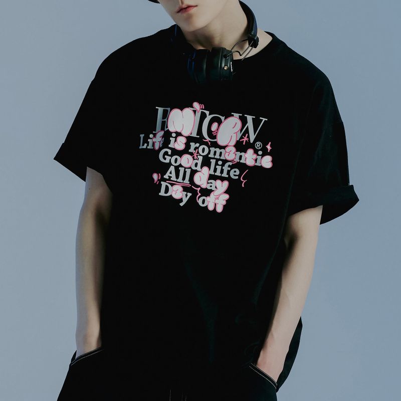 ROMANTIC CROWN(ロマンティッククラウン)の「CHUBBY LOGO TEE SHIRT_BLACK(Tops)」