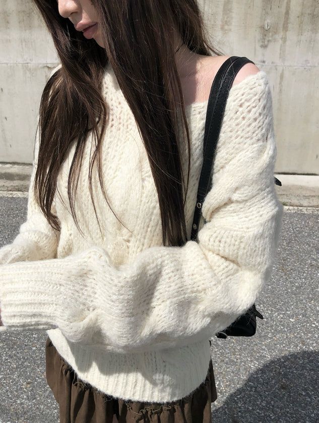 Hearts Cable Loose Fit Wool V-Neck Knit