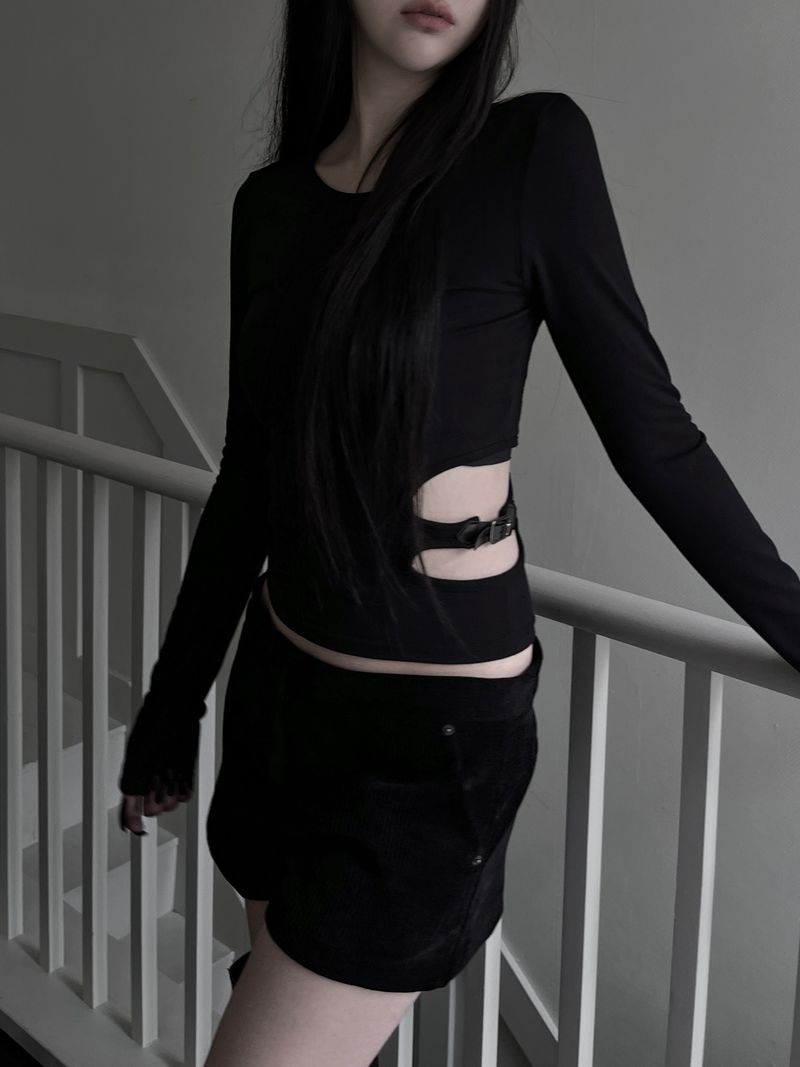 slim buckle hole slit T (2color)