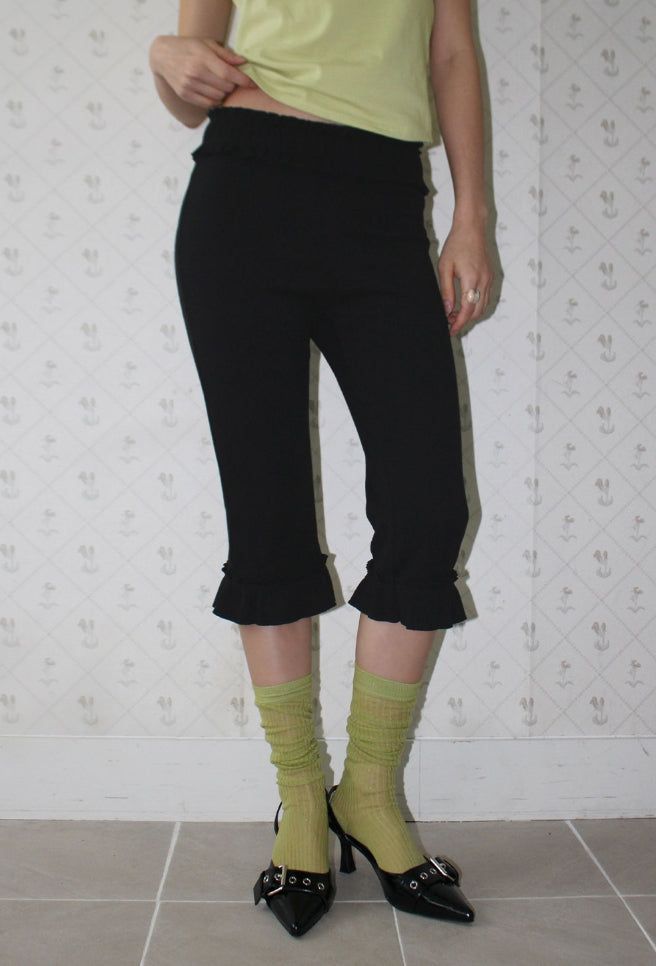 AAKE（アケ）の「FRILL HALF LEGGINGS（Pants）」