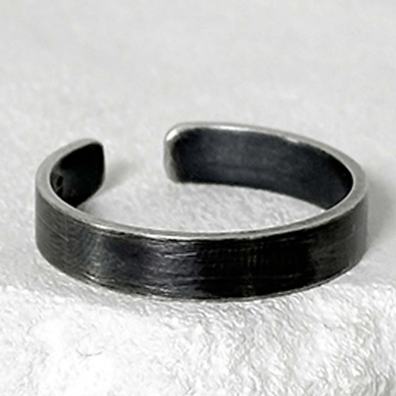 BLESSED BULLET（ブレスドブレット）の「SV925-None logo 4mm simple open ring_black（Accessories）」