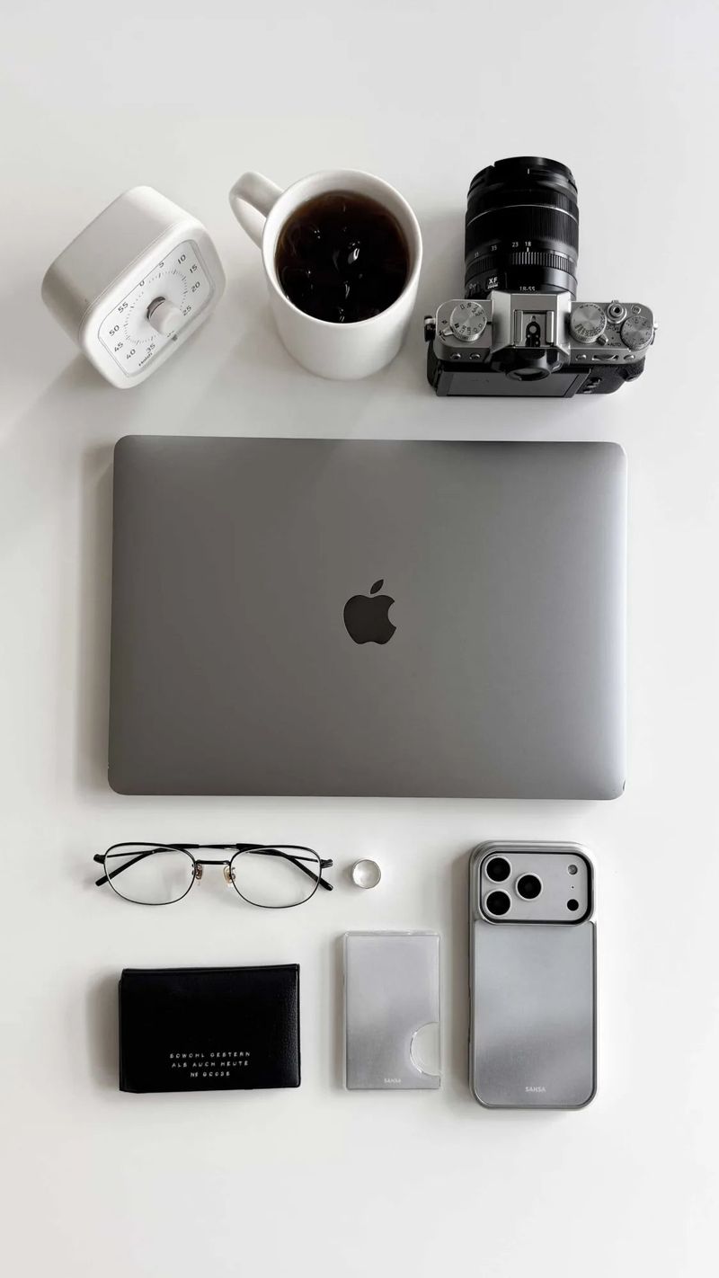Overcast Grey_Silver iPhone Galaxy Case(MagSafe)