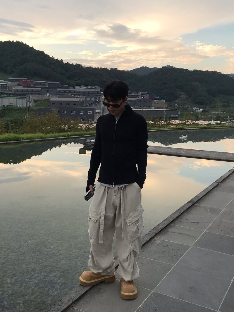 Rib Line Muscle Fit Zip-Up Knit