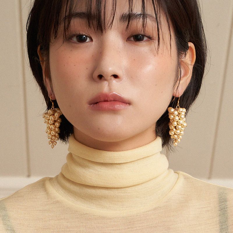 geegee(ジジ)の「pearl grape earring - yellow(Accessories)」