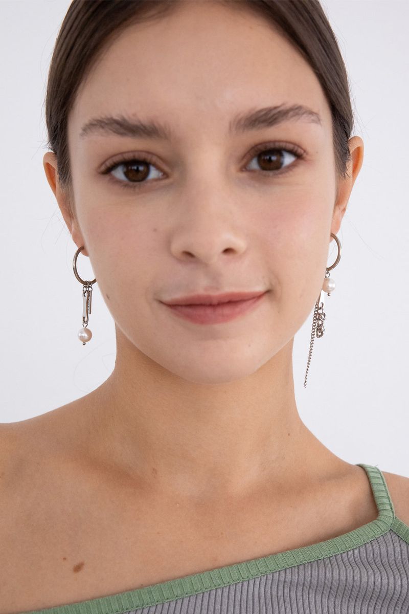 Mix motifs hoop ring unbalanced earring