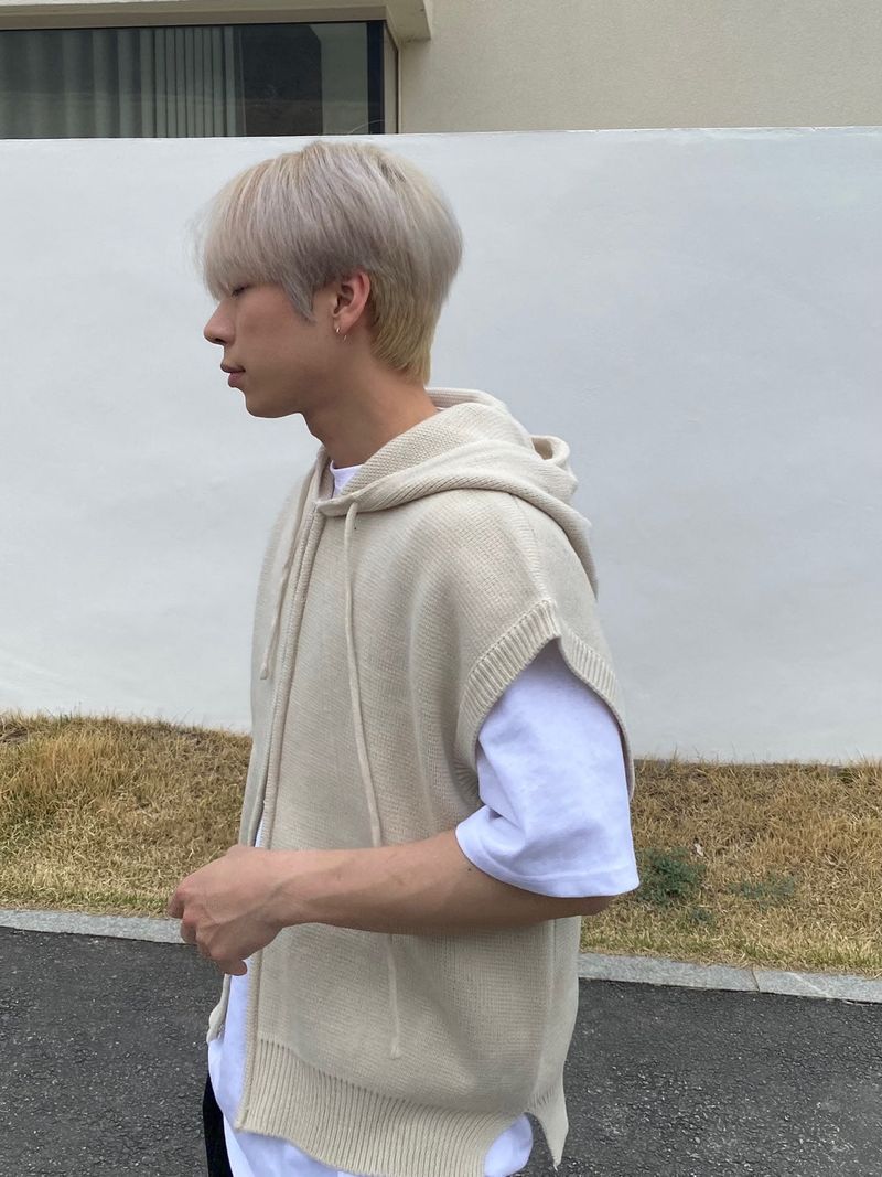 Two Way Over Hooded Knit Vest 3C