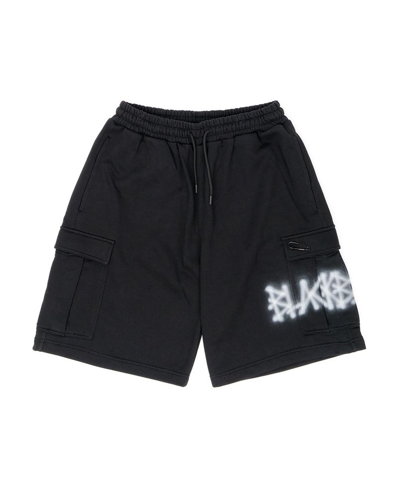 BLACKBLOND（ブラックブロンド）の「BBD グラフィティ ロゴ オーバーサイズド カーゴ スウェットショーツ (Black)（パンツ）」