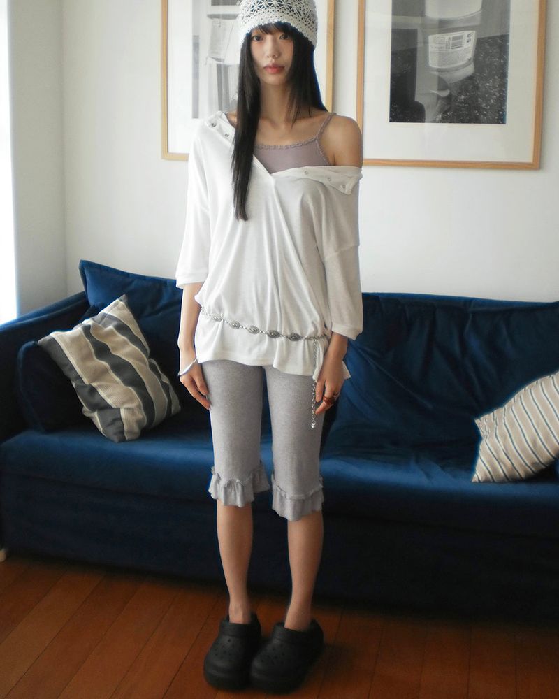 Jabel v-neck frill capri pants