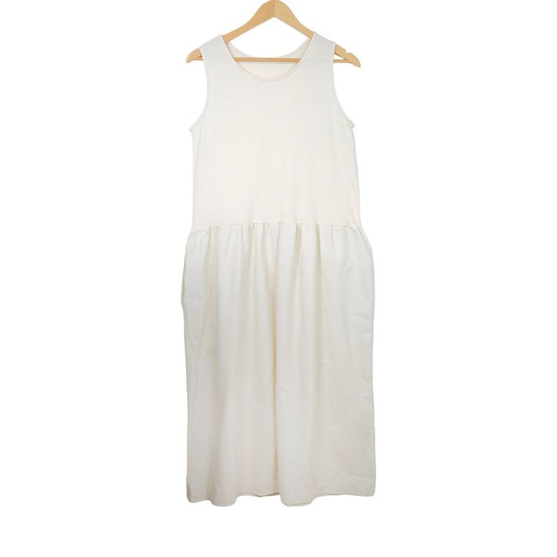 fair sleeveless dress