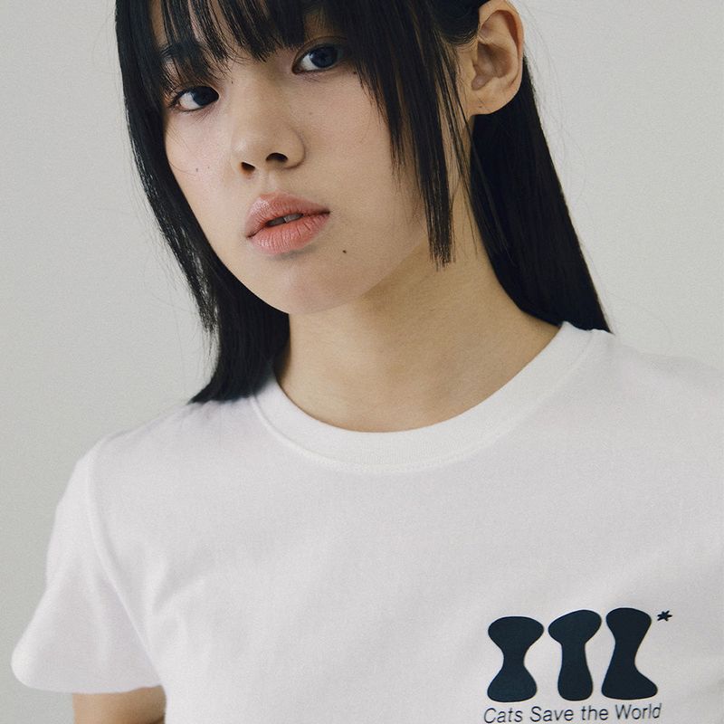 ITZ MINI LOGO CROP T SHIRT - WHITE