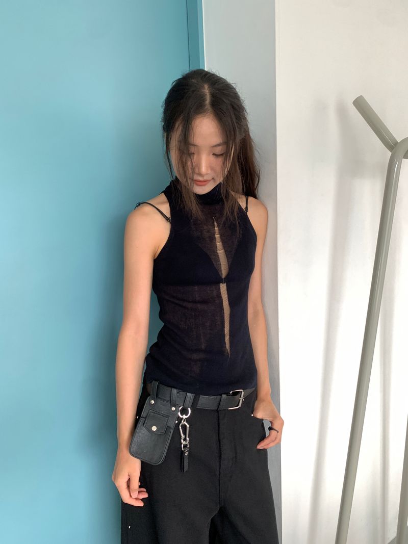 SEE-THROUGH HALTER SLEEVELESS (4C)