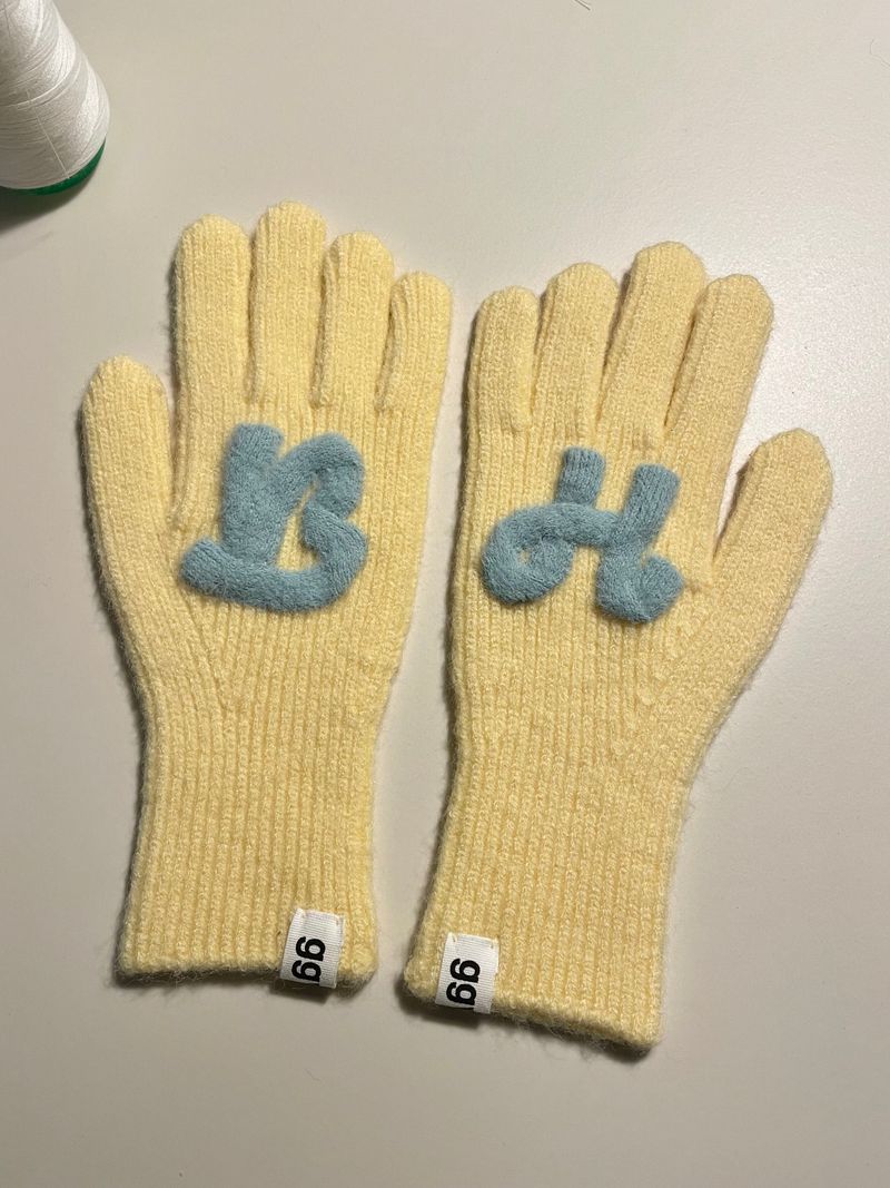 CUSTOM INITIAL KNIT RIBBON GLOVES