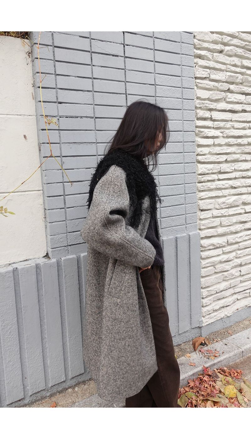 Grain collar raglan coat