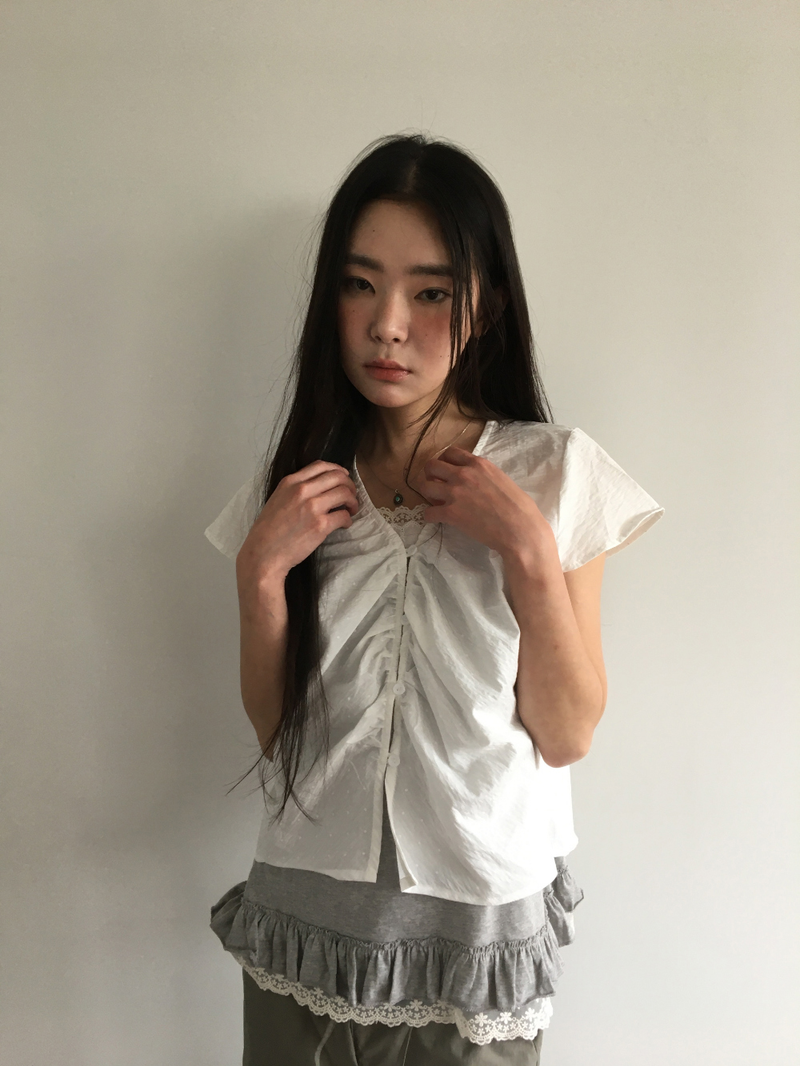 Wing Dot Shirring Blouse (2color)