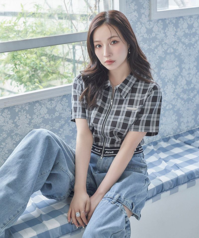 ANDGEEBEE（アンジービー）の「ダブルジップクロップドシャツ（Tops）」