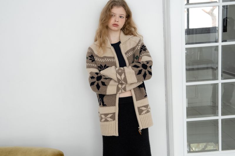 Polar bear cowichan_beige