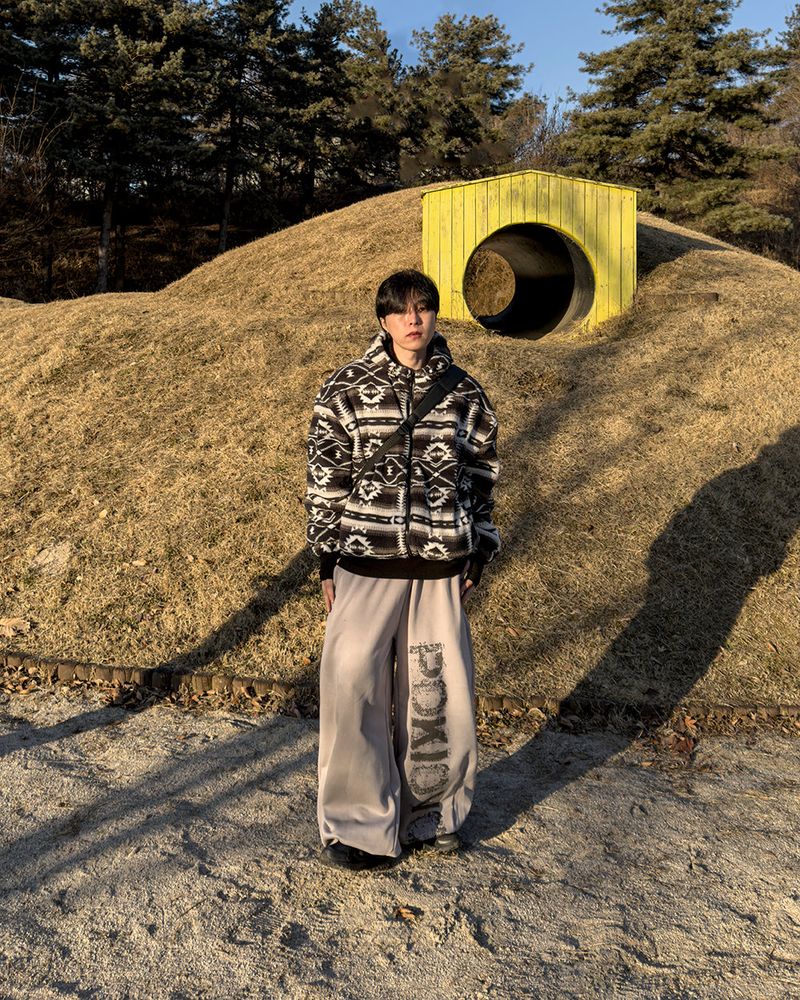 Poki Big Wide Lettering Sweat Pants