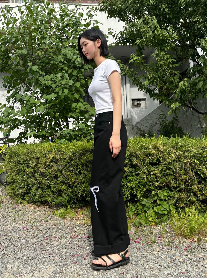 RIBBON EMBROIDERED BLACK DENIM PANTS code 18203