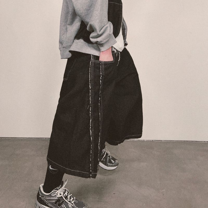 layered deconstructed denim capri shorts_black