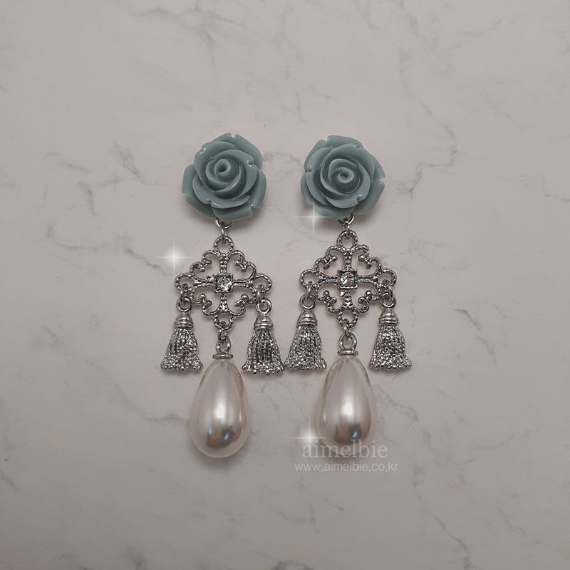 Mint Rose Chandelier Piercing