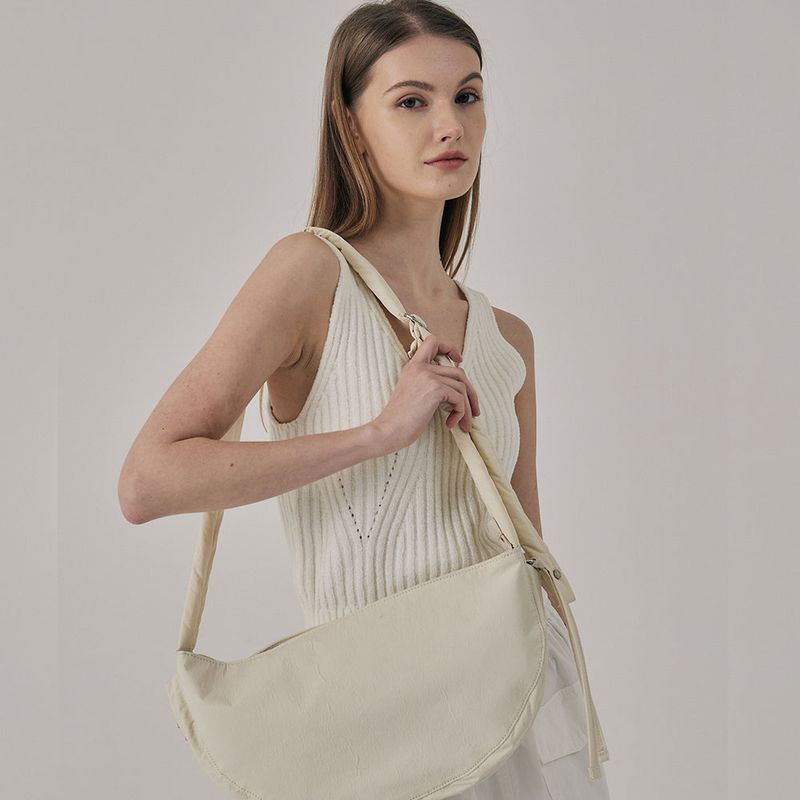 HALFMOON BAG IVORY