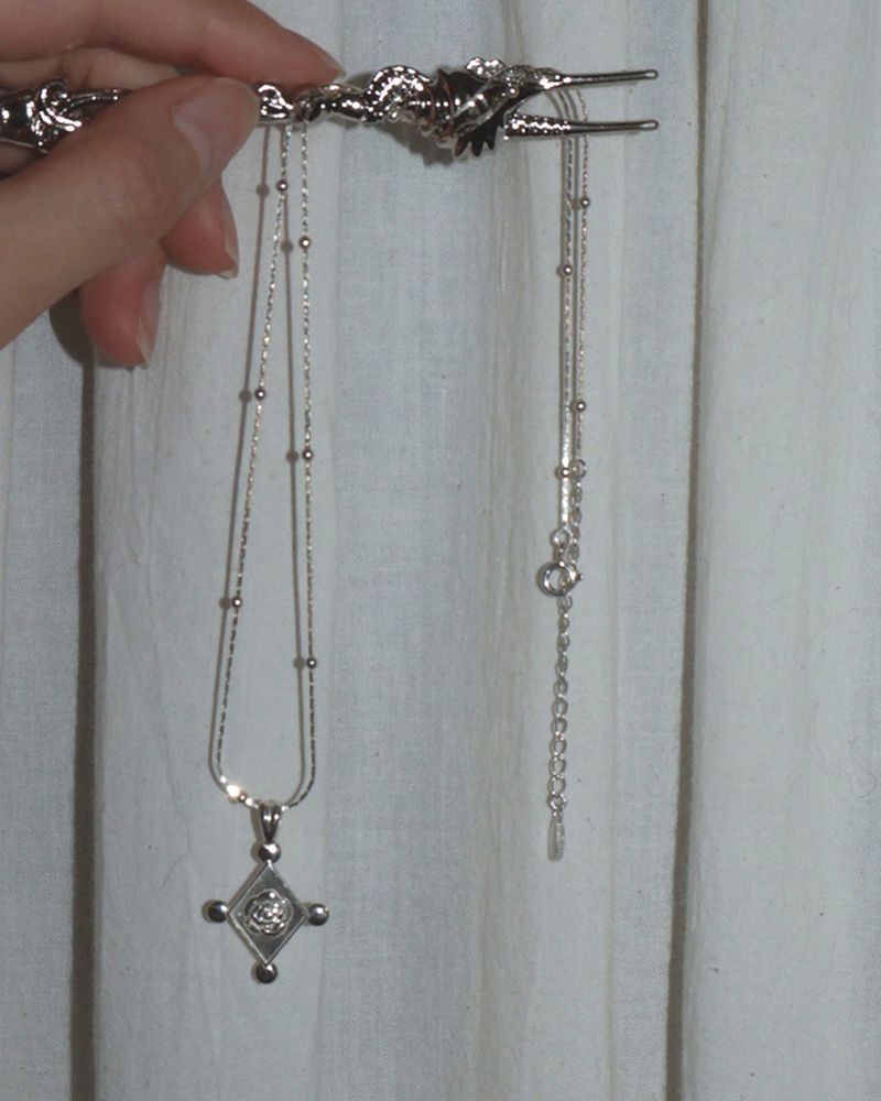 [MADE] lovely rose. rose frame necklalce
