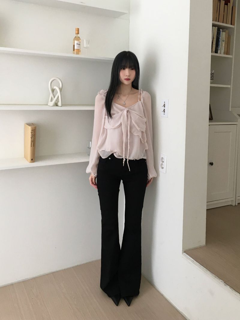 cheek ribbon blouse (2 colors)