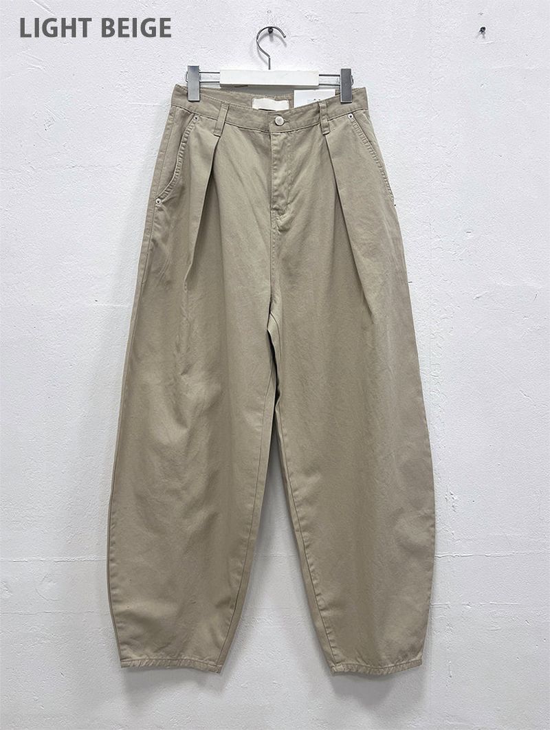 CURVED TUCK BALLOON PANTS (2C)