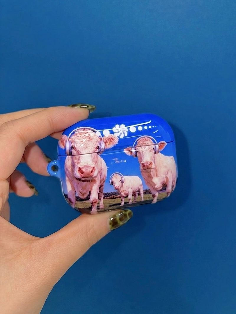 Furry Friends airpods case_Cow