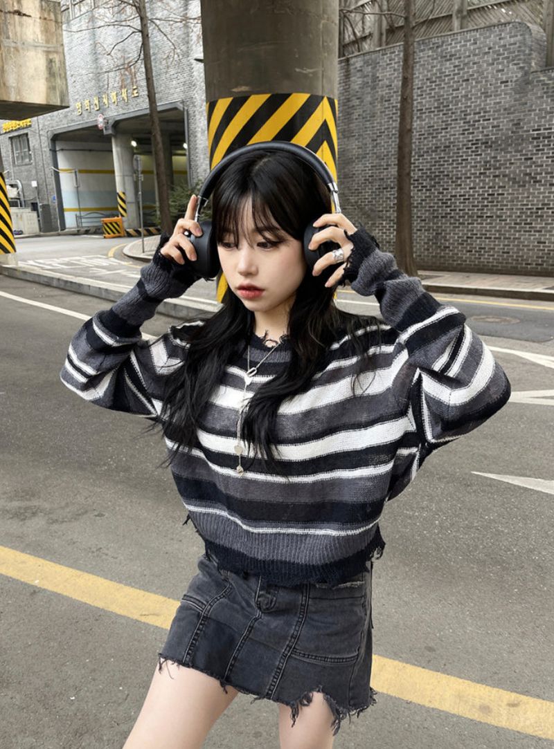 stripe grunge crop knit