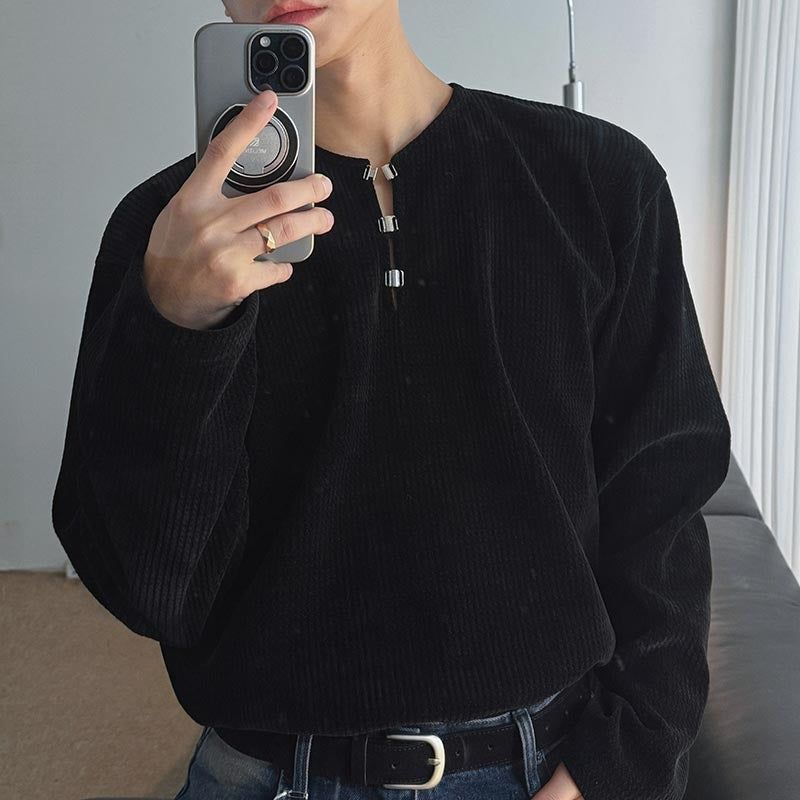 ASCLO（エジュクロ）の「3 TAP Clip Velvet Henry Neck T (2color)（Tops）」