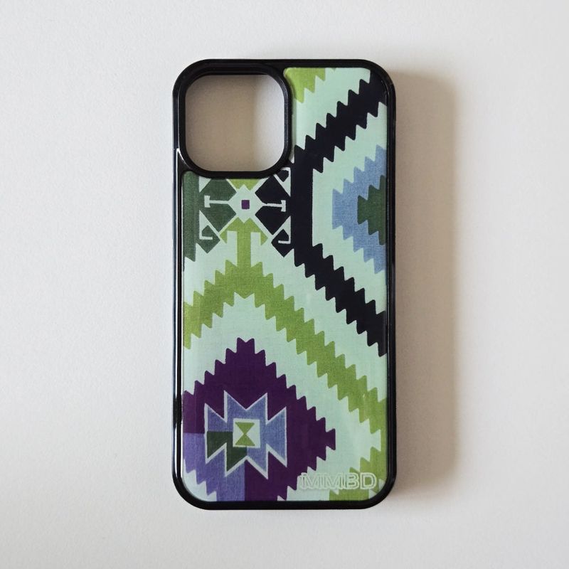 MEMORIESBOUNDARY（メモリーズバウンダリー）の「Vintage Navajo Weave Phone Case (Avocado)（Smartphone Accessories）」