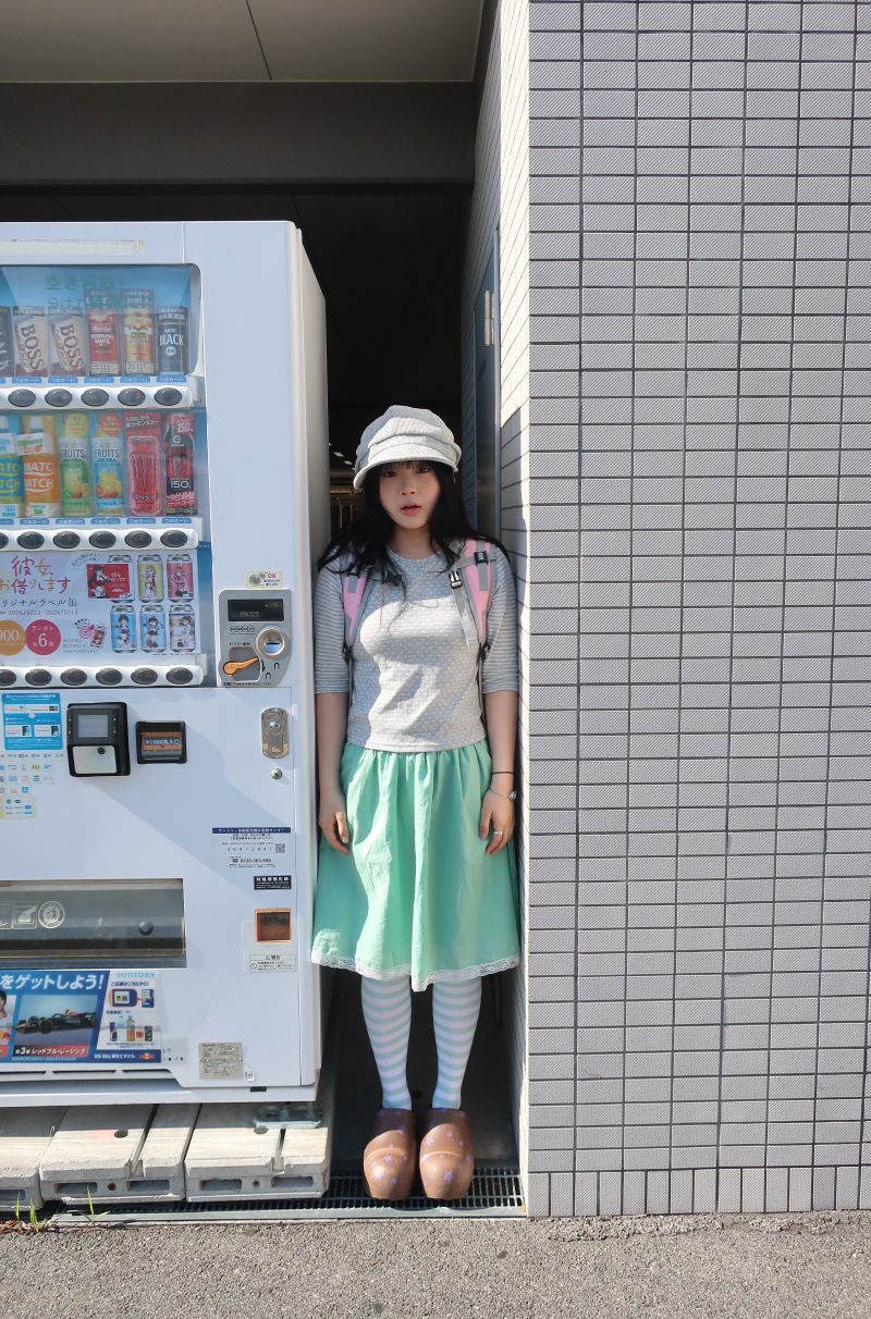 ボタンスリーブTシャツ