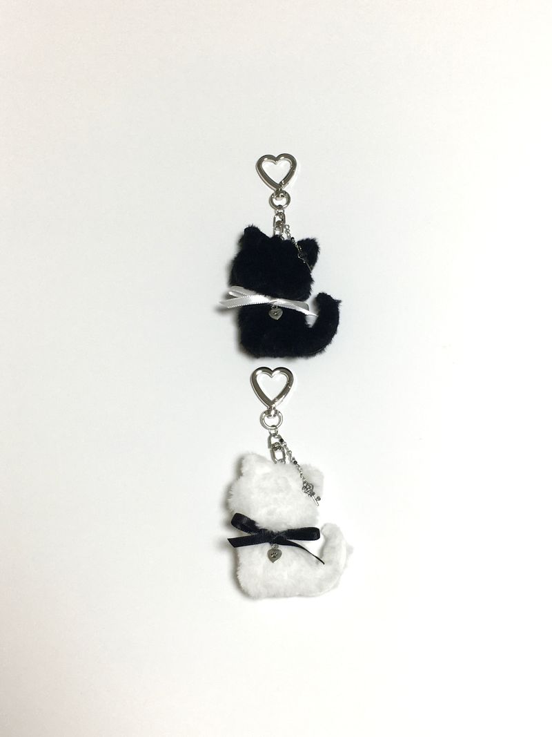 fluffy cat keyring